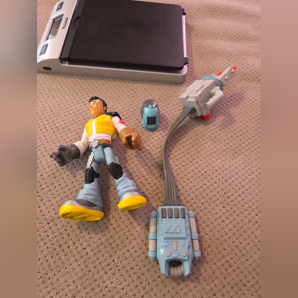 2018 Rescue Heroes Carlos Kitbash 6" Figure with Spinning Arc Welder Mechanic - Picture 6 of 13
